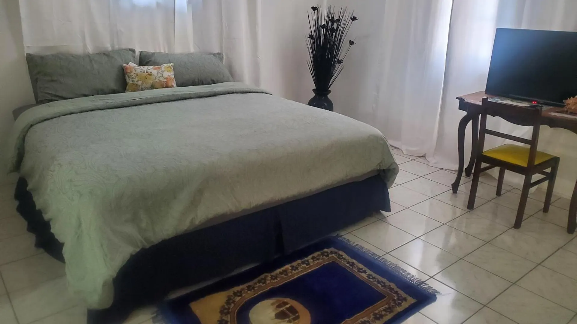 فندق مبيت وإفطار مونتيغو باي Evelin'S On The Beach